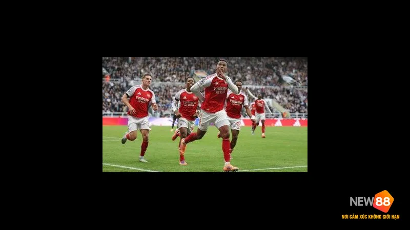 Cầu thủ của Basel dùng kỹ thuật đi bóng qua cầu thủ Stuttgart trên sân Cầu thủ của Basel dùng kỹ thuật đi bóng qua cầu thủ Stuttgart trên sân